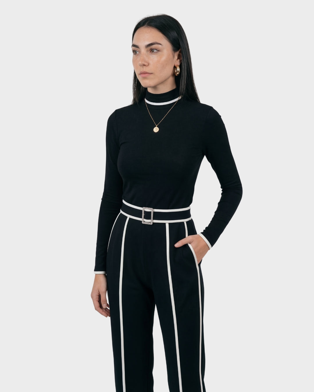 RENATA™ - CONJUNTO CUELLO ALTO Y PANTALÓN