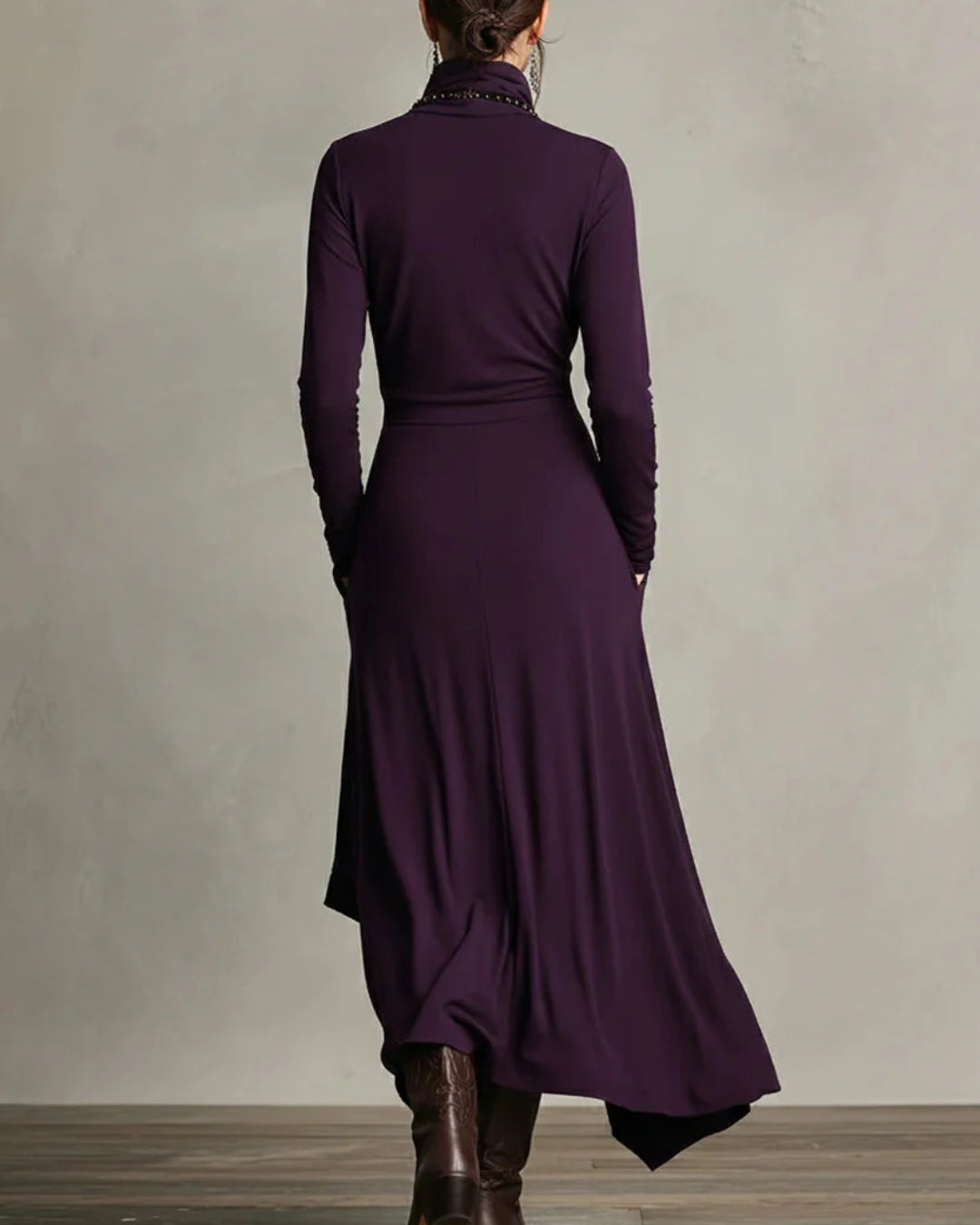 GIORGIA™ – VESTIDO MAXI PLISADO ASIMÉTRICO VIOLETA CON CUELLO ALTO