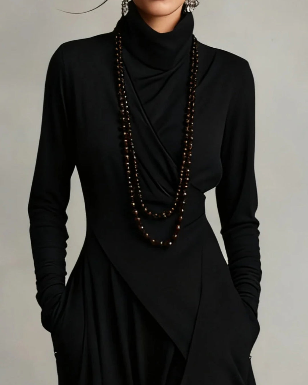 GIORGIA™ – VESTIDO MAXI PLISADO ASIMÉTRICO VIOLETA CON CUELLO ALTO